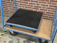 Transportkar en meubelhond - afbeelding 2 van  4