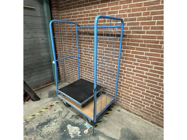 Transportkar en meubelhond - afbeelding 4 van  4