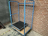 Transportkar en meubelhond - afbeelding 4 van  4