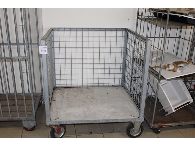 Transportkar met 3 dichte zijden. afmeting 99 x 90 x 109 cm. - afbeelding 1 van  2