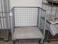 Transportkar met 3 dichte zijden. afmeting 99 x 90 x 109 cm. - afbeelding 1 van  2