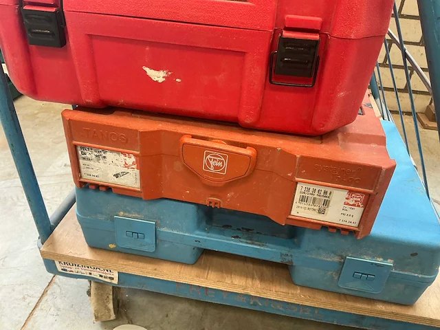 Transportkar met kunststof opbergkoffers - afbeelding 7 van  10