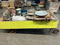 Transportkar met partij antiek - afbeelding 10 van  17