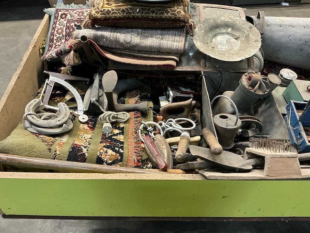 Transportkar met partij antiek - afbeelding 15 van  17