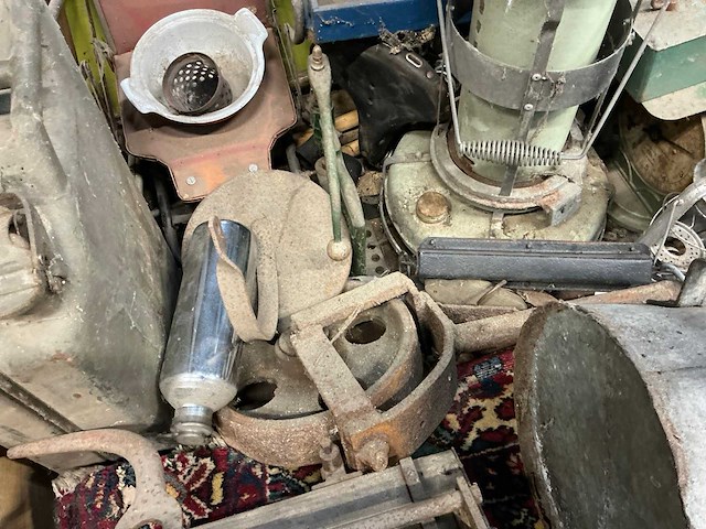 Transportkar met partij antiek - afbeelding 8 van  17