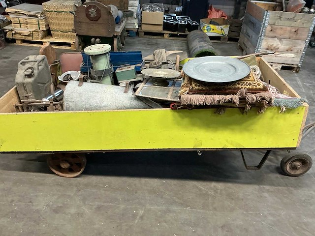 Transportkar met partij antiek - afbeelding 10 van  17