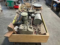 Transportkar met partij antiek - afbeelding 12 van  17