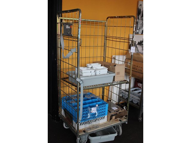 Transportkar met plateau. afm. 81 x 62 x 168 cm. - afbeelding 2 van  2