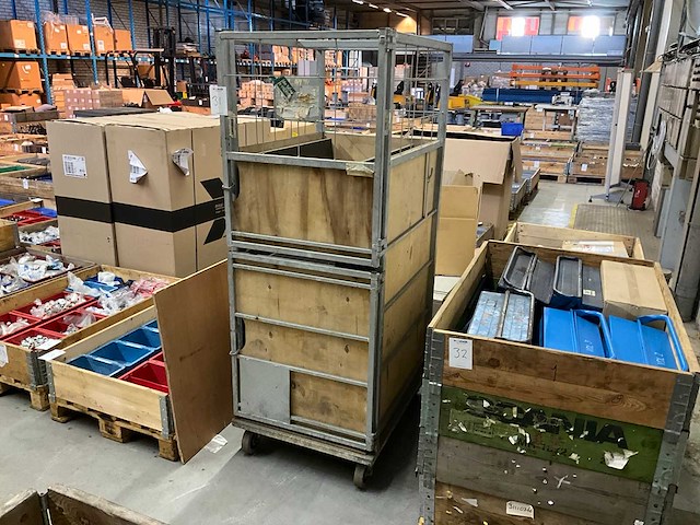 Transportkar met tafelbladen - afbeelding 1 van  4