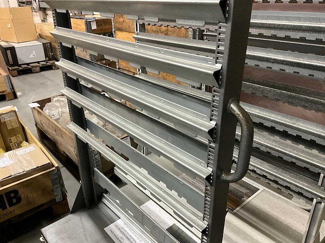 Transportkar voor magazijnbakken - afbeelding 3 van  4