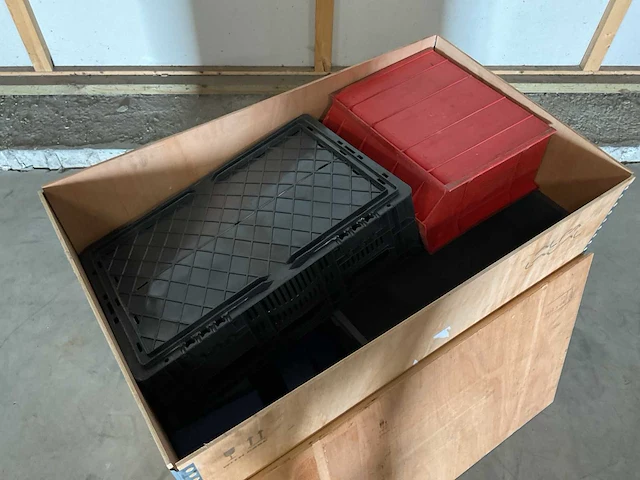 Transportkist + inhoud - afbeelding 2 van  4