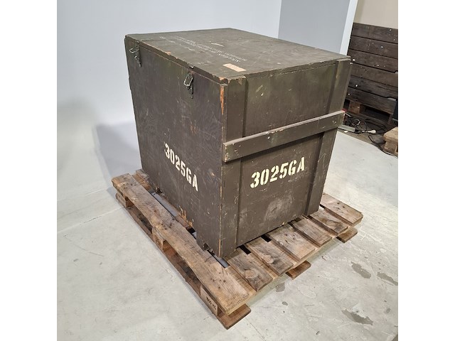 Transportkist met bevestigingsplaten - afbeelding 2 van  7