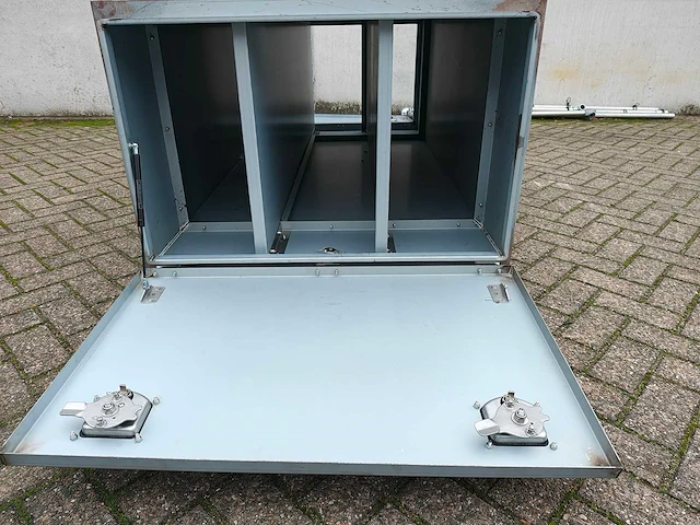 Transportkist onderbouw vrachtwagen - afbeelding 14 van  14