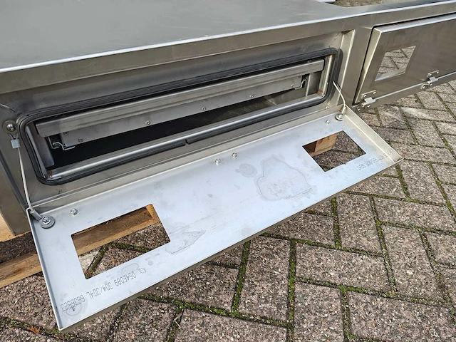 Transportkist onderbouw vrachtwagen - afbeelding 10 van  11