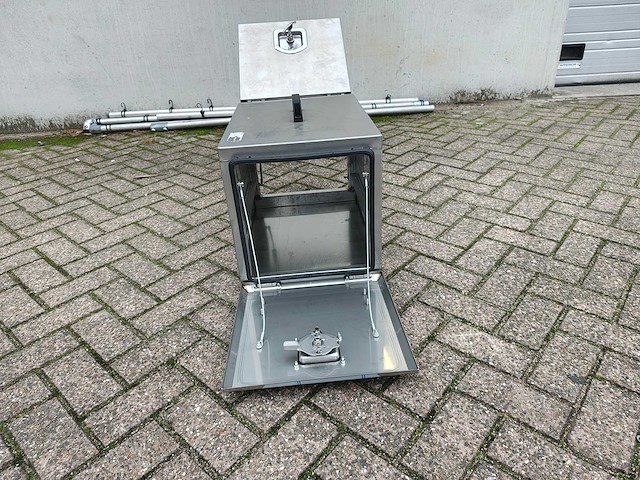 Transportkist onderbouw vrachtwagen - afbeelding 2 van  7