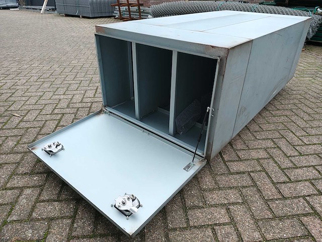 Transportkist onderbouw vrachtwagen - afbeelding 11 van  14