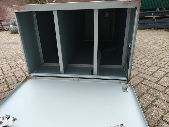 Transportkist onderbouw vrachtwagen - afbeelding 12 van  14