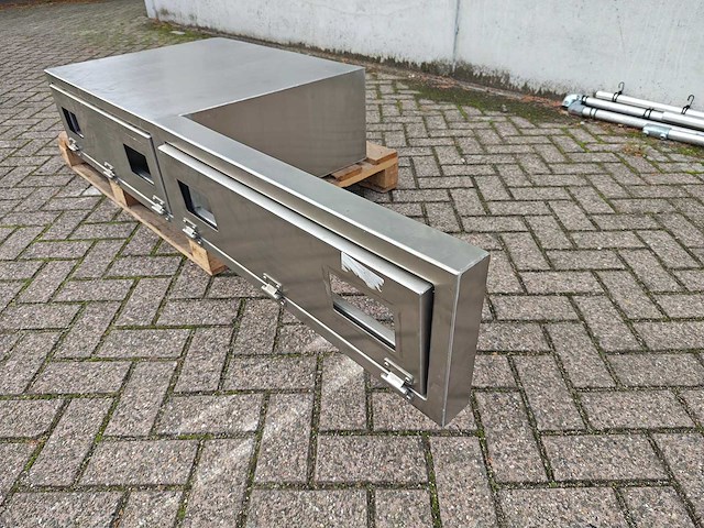 Transportkist onderbouw vrachtwagen - afbeelding 2 van  5