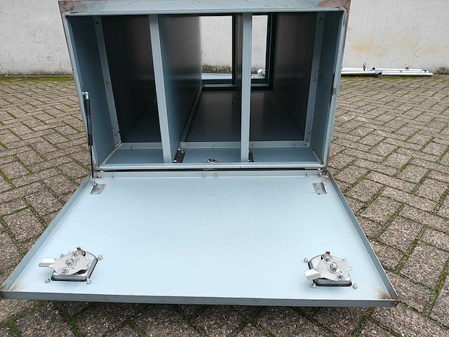 Transportkist onderbouw vrachtwagen - afbeelding 6 van  6
