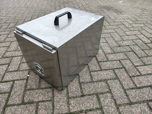 Transportkist onderbouw vrachtwagen - afbeelding 6 van  7