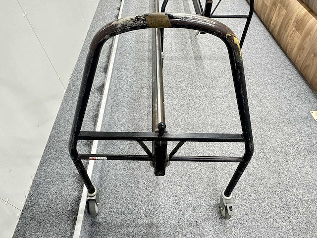 Transportmiddel voor rollen vloerbedekking (2x) - afbeelding 2 van  4