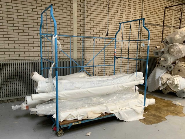 Transportwagen inclusief voorraad mtf halffabrikaten - afbeelding 1 van  9