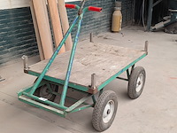 Transportwagen op luchtbanden