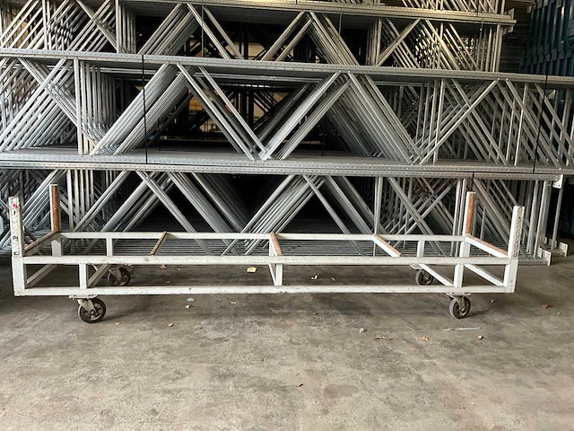 Transportwagen v.v. 4 zwenkwielen 400x85cm - afbeelding 1 van  3