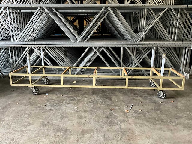 Transportwagen v.v. 4 zwenkwielen 400x85cm - afbeelding 1 van  3