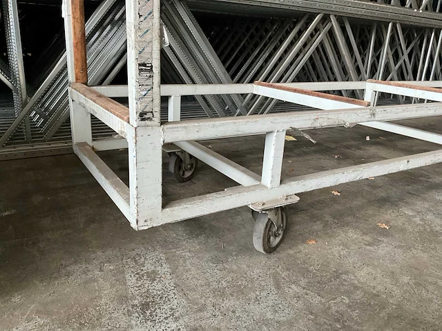Transportwagen v.v. 4 zwenkwielen 400x85cm - afbeelding 2 van  3