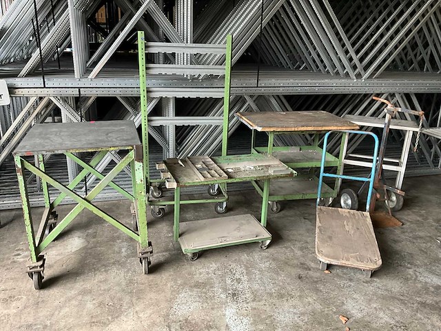 Transportwagens en werkbanken (7x) - afbeelding 1 van  7