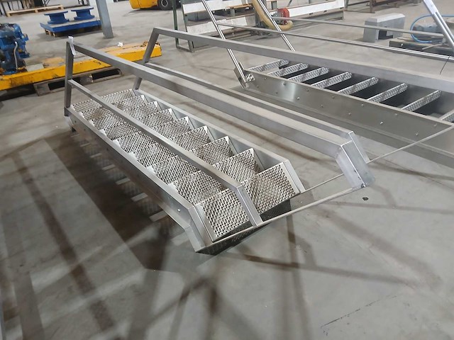 Trap - rvs trap - afbeelding 1 van  5