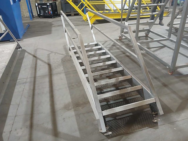 Trap - rvs trap - afbeelding 3 van  5