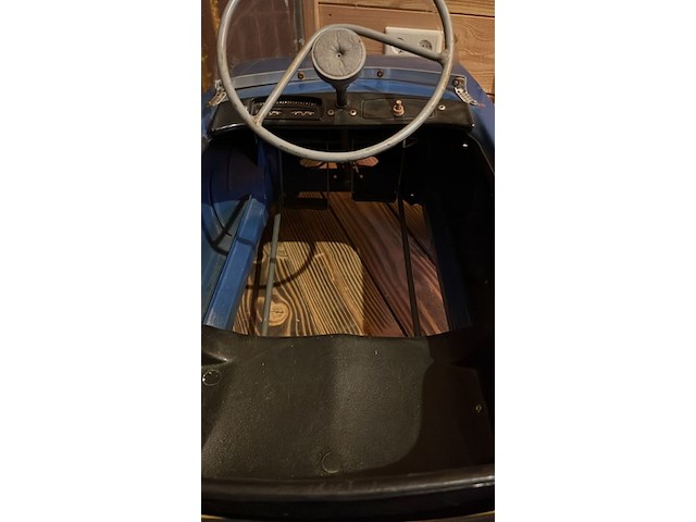 Trap auto moskvich - afbeelding 5 van  5