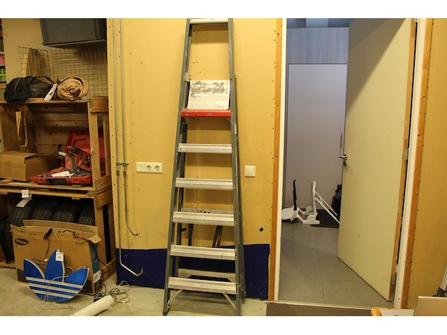 Trap met vijf treden en bordes altrex - afbeelding 1 van  2