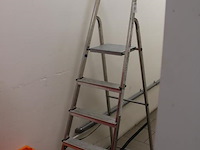 Trap met vijf treden en bordes handson. - afbeelding 2 van  2