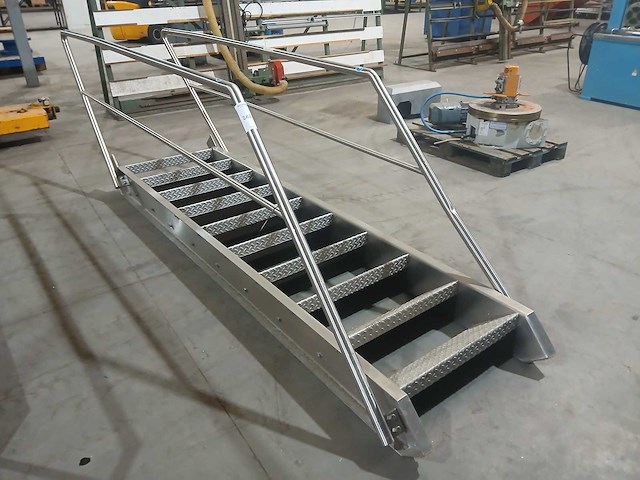 Trap rvs - afbeelding 1 van  3