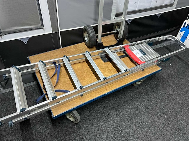 Trap & steekwagen op transportkar - afbeelding 2 van  7