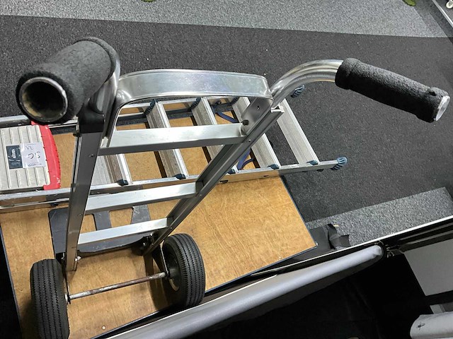 Trap & steekwagen op transportkar - afbeelding 6 van  7