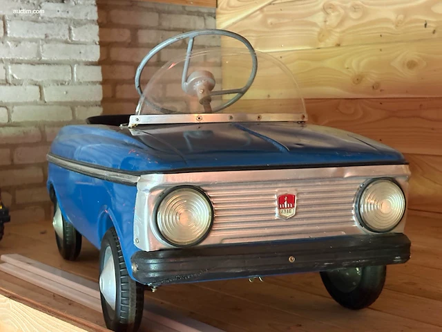 Trapauto moskvich - afbeelding 3 van  7