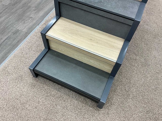 Trapdisplay - afbeelding 3 van  4