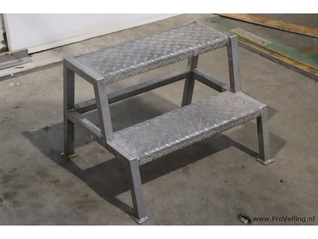 Trap/opstapje, rvs - afbeelding 1 van  4