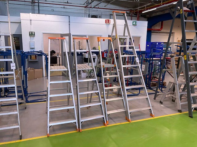 Trappen (4x) - afbeelding 1 van  3