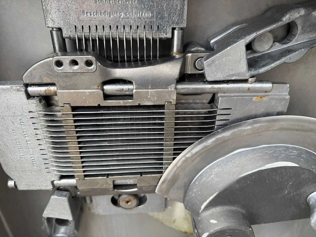 Treif - speksnijder / blokjessnijder - afbeelding 4 van  9