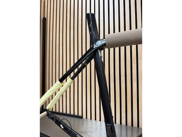 Trek - domane slr disc f/s 60 dark prismatic/trek black - frame - afbeelding 2 van  11