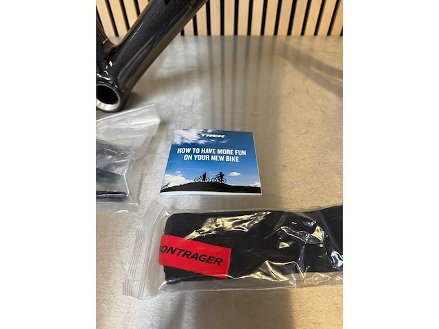 Trek - domane slr disc f/s 60 dark prismatic/trek black - frame - afbeelding 4 van  11