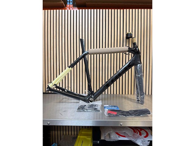 Trek - domane slr disc f/s 60 dark prismatic/trek black - frame - afbeelding 5 van  11