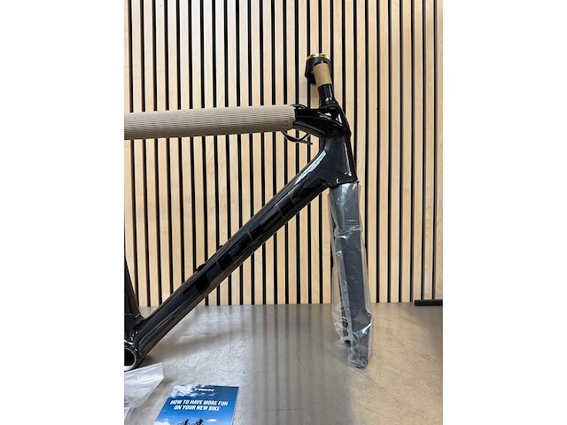 Trek - domane slr disc f/s 60 dark prismatic/trek black - frame - afbeelding 6 van  11