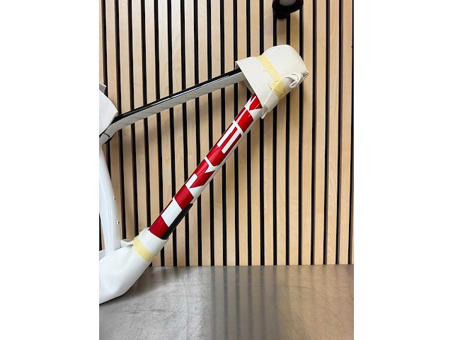 Trek - procaliber fs 29-u-e-v crystal white/trek black - frame 29" x l 29 - afbeelding 4 van  10