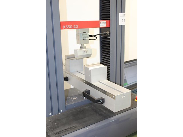 Trek- en druktestmachine testometric x350-20 met onderstel-/tafel en laptop t.b.v. aansturing en diverse hu... - afbeelding 6 van  7